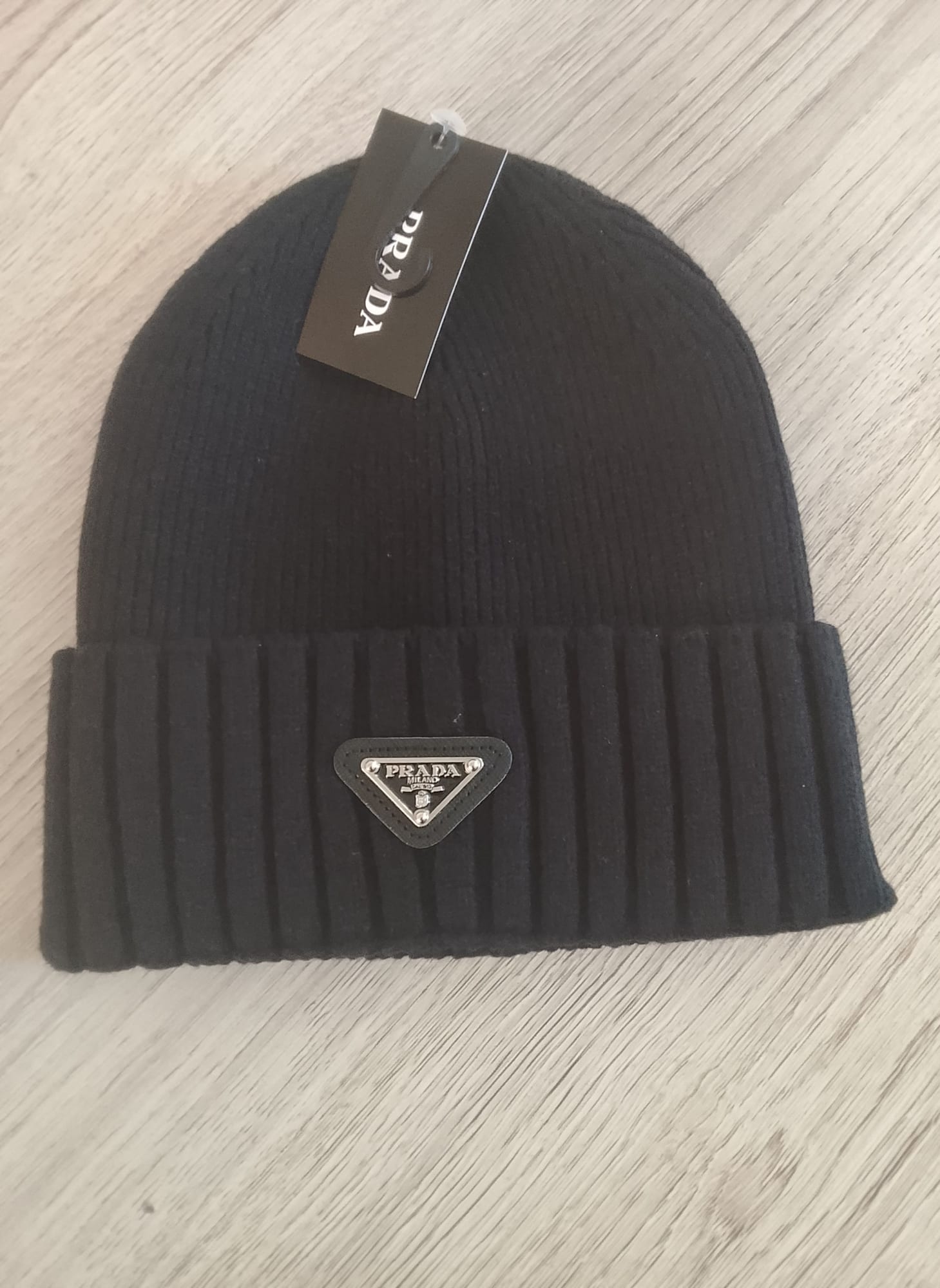Prada muts